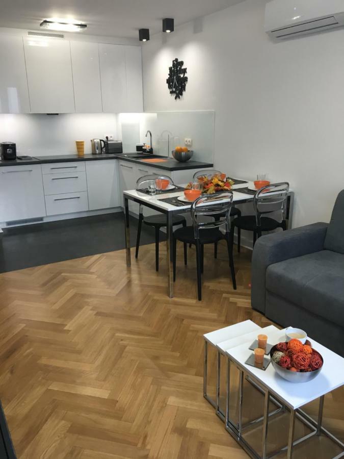 Апартаменты Apartament Emilia Варшава Экстерьер фото